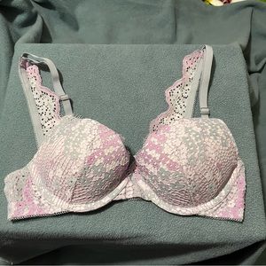 Victoria’s Secret Dream Angels Padded Plunge Bra Underwire Floral Lace 32B